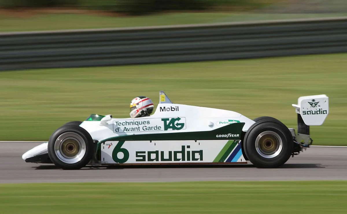 Williams FW08