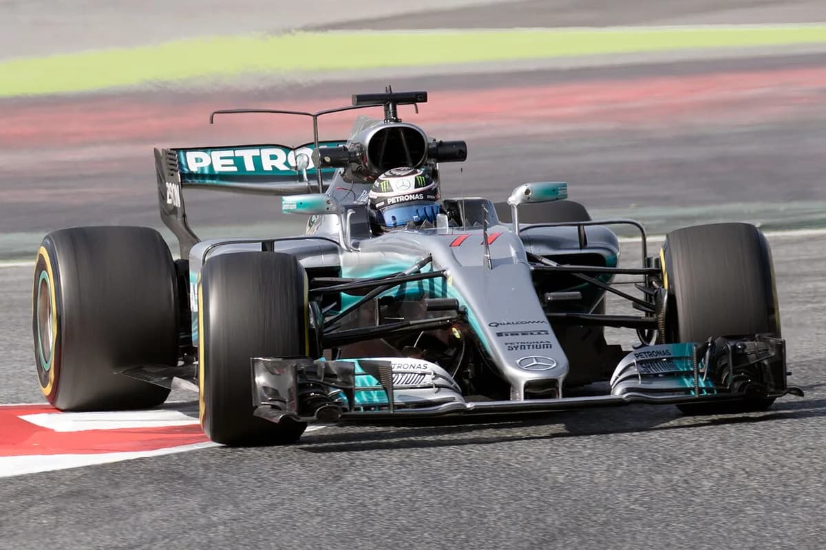 Mercedes F1 W08 EQ Power+