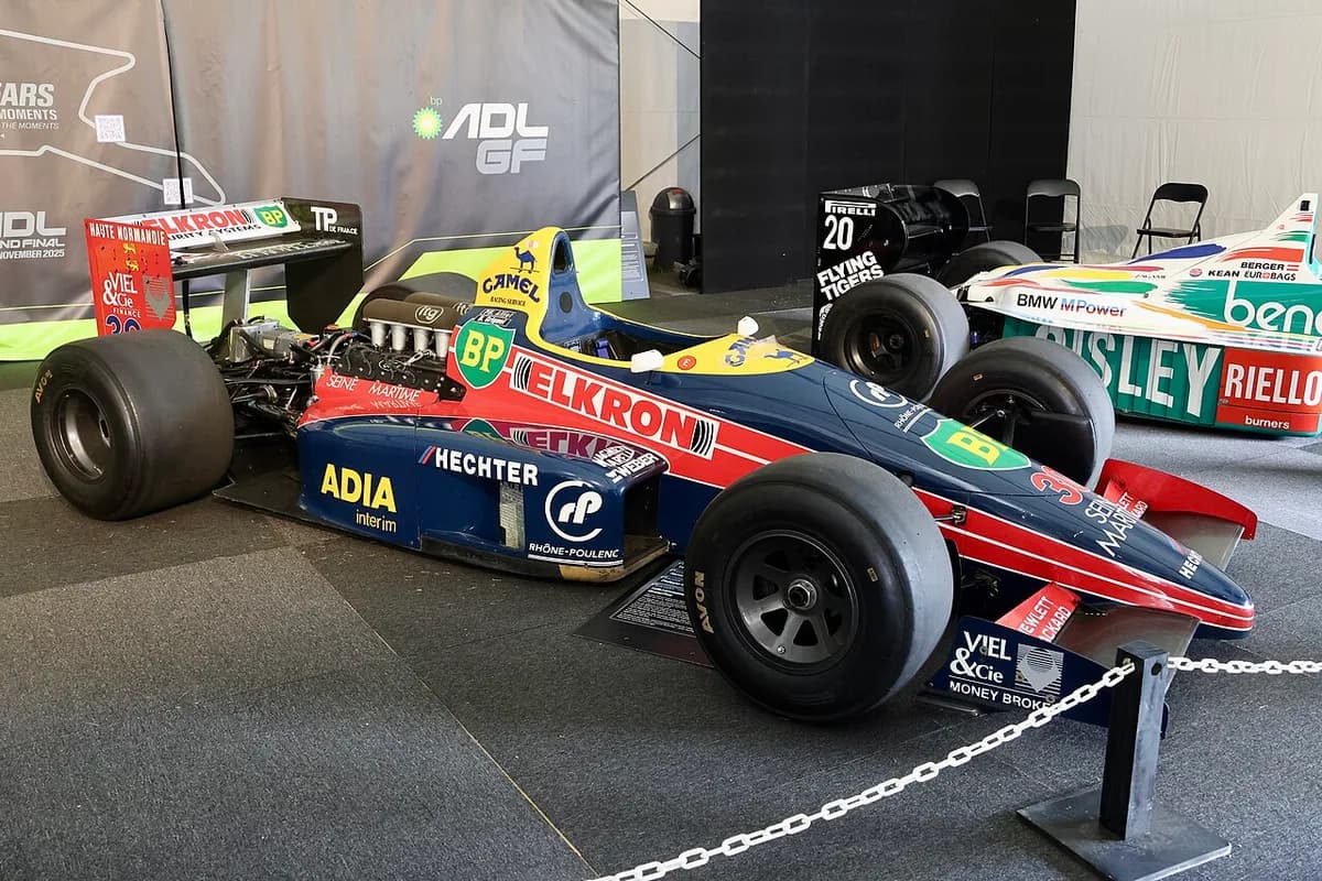 Lola LC88