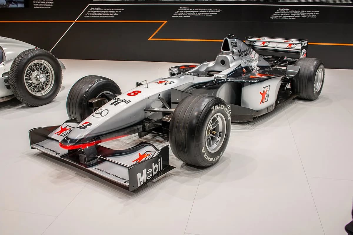 McLaren MP4/13